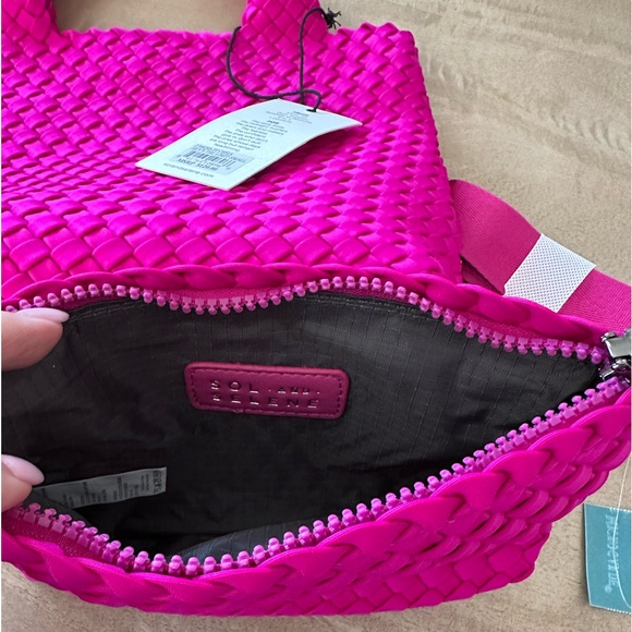 SOL•AND•SELENE SKY'S THE LIMIT - SMALL CROSSBODY IN FUCHSIA - Picture 10 of 13